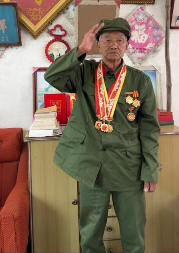 配资公司100强 抗战老兵史君高: 抱起炸药包, 冲锋!
